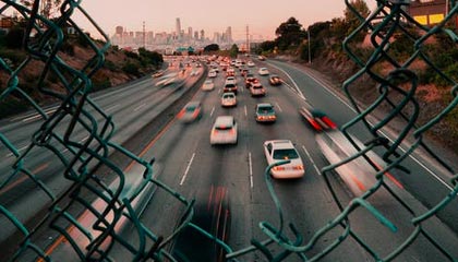 泰军误炸柬埔寨赌场园区：意外事件引发国际关注与反思